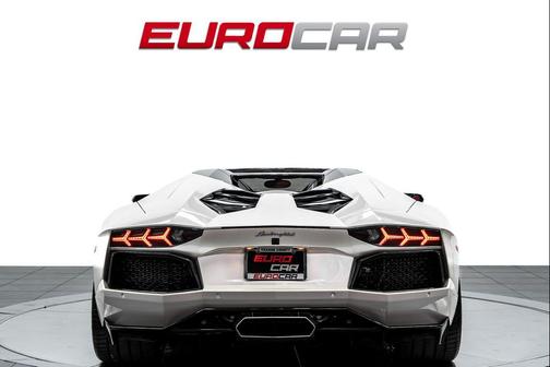 Balloon White 2015 Lamborghini Aventador LP700-4