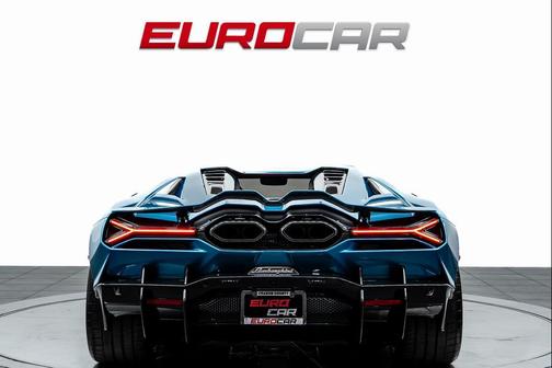 2025 Lamborghini Revuelto Base