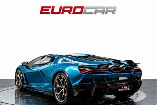 2025 Lamborghini Revuelto Base
