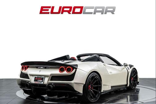 Bianco Italia 2021 Ferrari F8 Spider Base