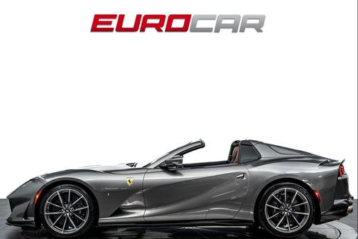2022 Ferrari 812 GTS Base