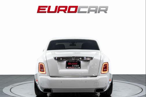 2023 Rolls-Royce Phantom 