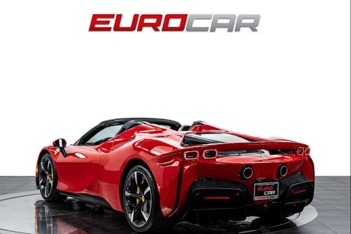 2025 Ferrari SF90 Spider Base