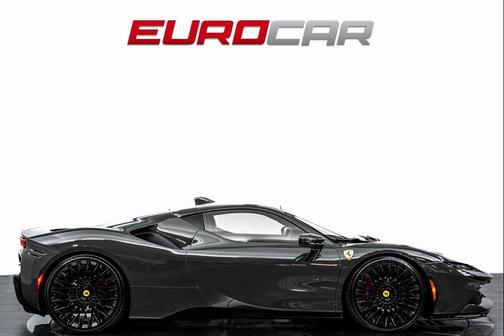 2023 Ferrari SF90 Stradale Base