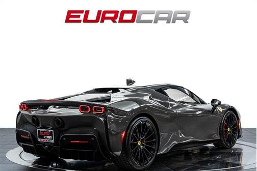 2023 Ferrari SF90 Stradale Base