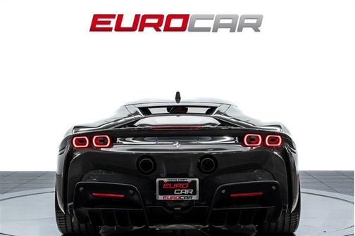 2023 Ferrari SF90 Stradale Base