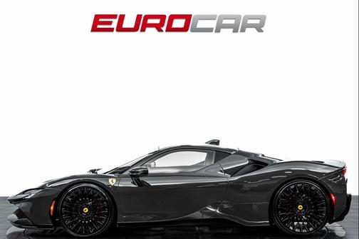 2023 Ferrari SF90 Stradale Base