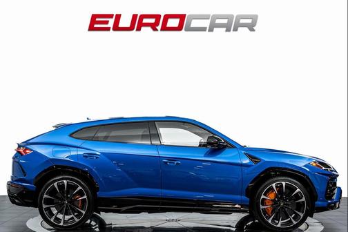 2022 Lamborghini Urus Graphite Capsule