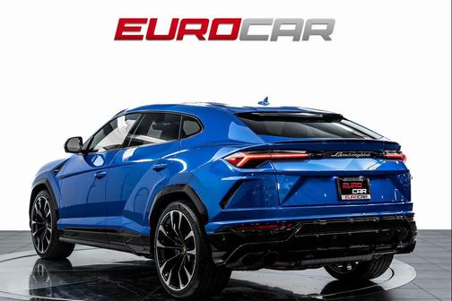 2022 Lamborghini Urus Graphite Capsule