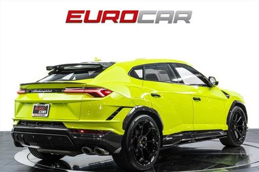 2023 Lamborghini Urus Performante