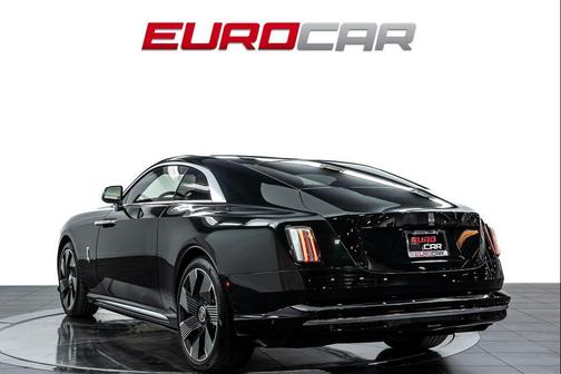 Dark Emerald 2024 Rolls-Royce Spectre *TRI-COLOR INTERIOR * CANADEL DOORS*