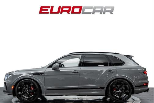 Chalk 2022 Bentley Bentayga V8