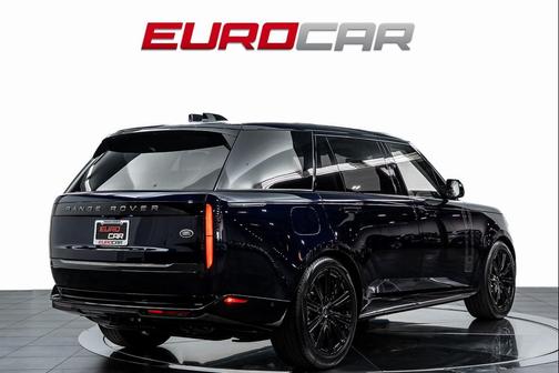 2023 Land Rover Range Rover P530 SE