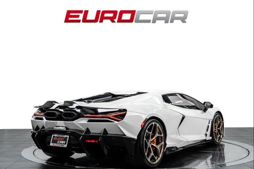 Bianco Monocerus Metallic 2025 Lamborghini Revuelto Base