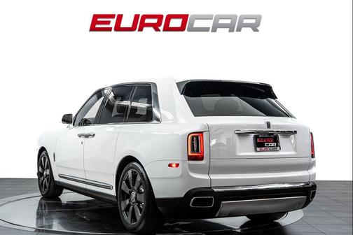 Arctic White 2022 Rolls-Royce Cullinan