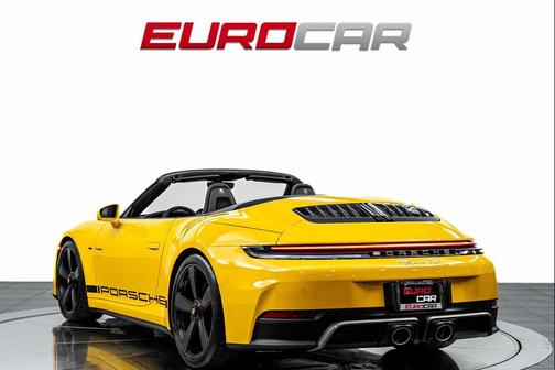 2026 Porsche 911 Carrera 4 GTS