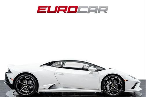 Bianco Monocerus 2021 Lamborghini Huracan EVO Coupe
