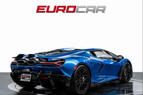 2025 Lamborghini Revuelto Base