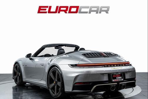 2026 Porsche 911 Carrera 4 GTS