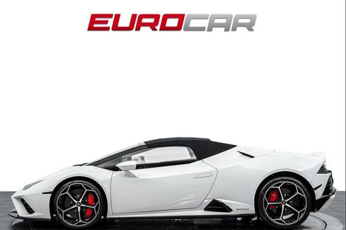 Bianco Icarus Metallic 2023 Lamborghini Huracan EVO Spyder RWD
