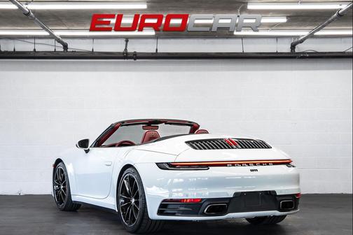 2022 Porsche 911 Carrera
