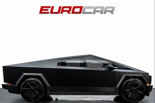 2024 Tesla Cybertruck Cyberbeast