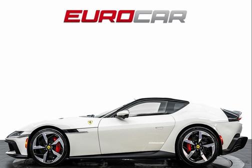 2025 Ferrari 12Cilindri Base