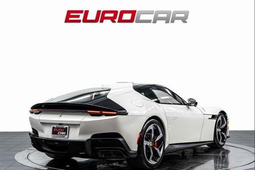 2025 Ferrari 12Cilindri Base