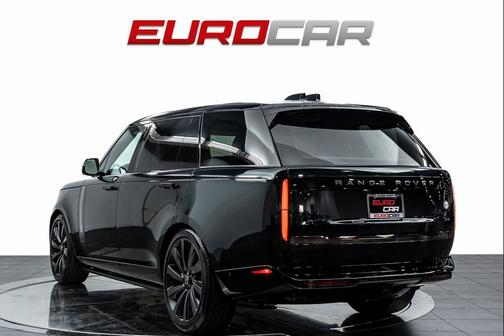 2025 Land Rover Range Rover P615 SV