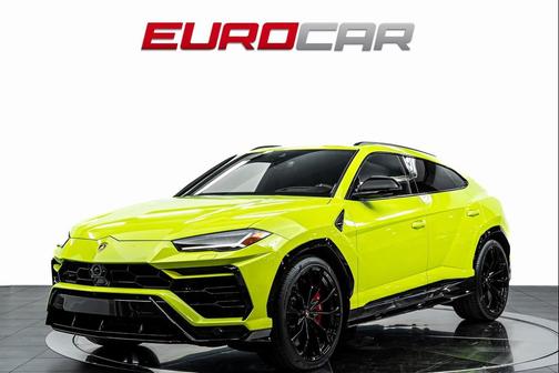2022 Lamborghini Urus Graphite Capsule