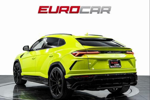 2022 Lamborghini Urus Graphite Capsule