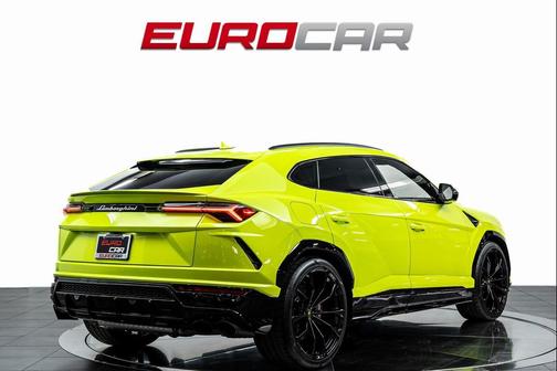 2022 Lamborghini Urus Graphite Capsule
