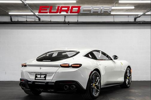 2023 Ferrari Roma Base