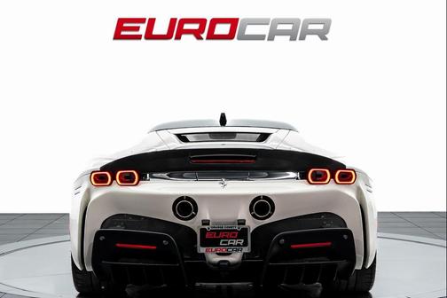 2022 Ferrari SF90 Stradale Base
