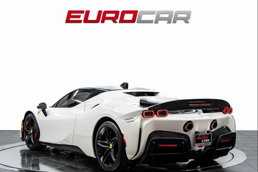 2022 Ferrari SF90 Stradale Base