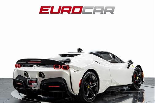2022 Ferrari SF90 Stradale Base