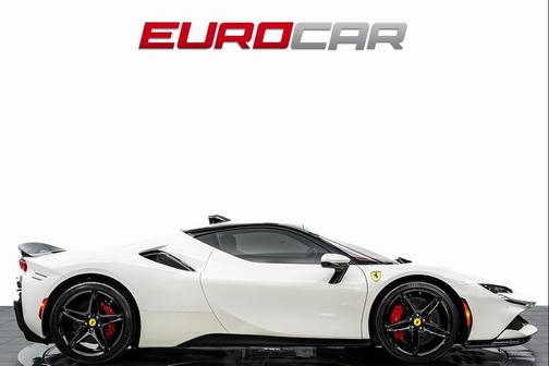 2022 Ferrari SF90 Stradale Base