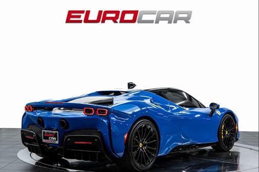 2023 Ferrari SF90 Stradale Base