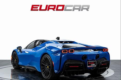 2023 Ferrari SF90 Stradale Base