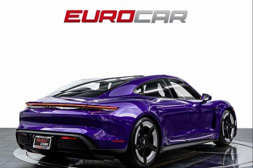 2025 Porsche Taycan 