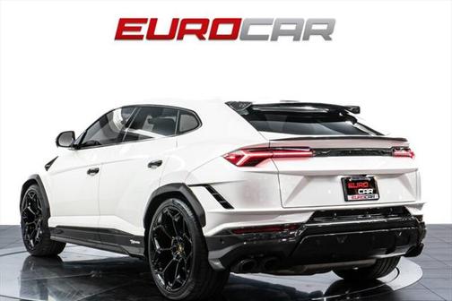 2024 Lamborghini Urus Performante