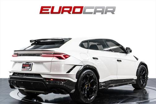 2024 Lamborghini Urus Performante