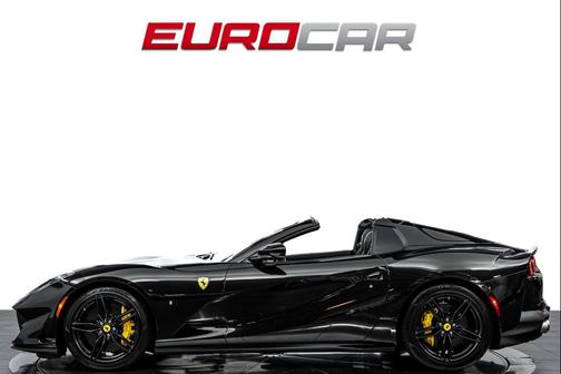 Nero Daytona 2022 Ferrari 812 GTS Base