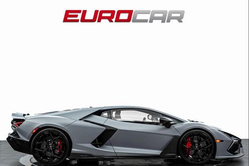 2024 Lamborghini Revuelto Base
