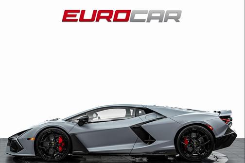 2024 Lamborghini Revuelto Base