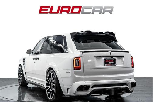 Arctic White 2023 Rolls-Royce Cullinan