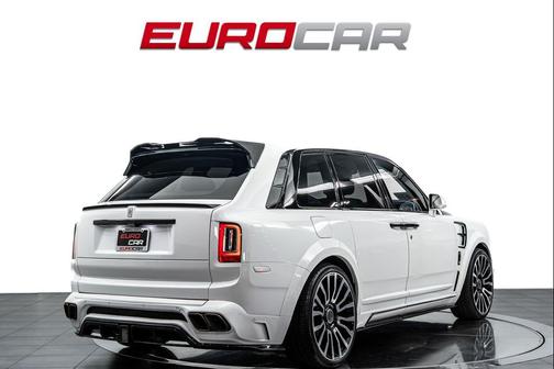 Arctic White 2023 Rolls-Royce Cullinan