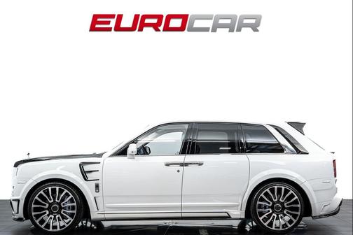 Arctic White 2023 Rolls-Royce Cullinan