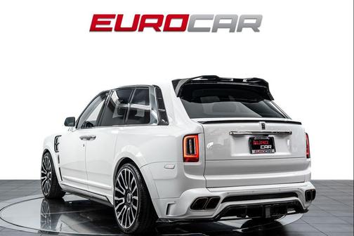 Arctic White 2023 Rolls-Royce Cullinan