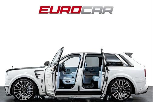 Arctic White 2023 Rolls-Royce Cullinan